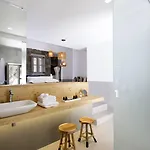 Dreambox Mykonos And Mini 3* אורנוס