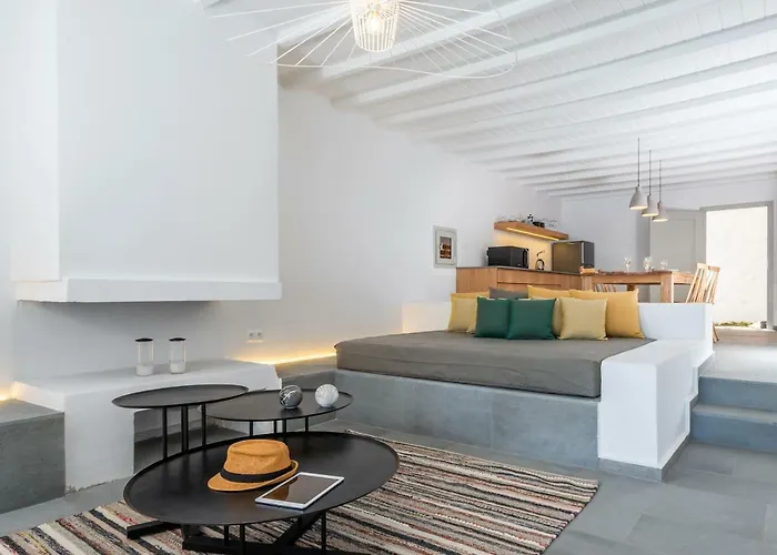 Dreambox Mykonos Suites&mini Hotel